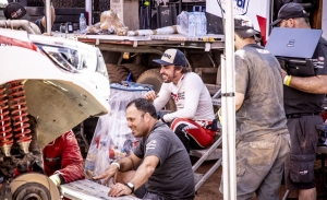 Dakar 2020: Alonso asegura tras su test estar "listo para el Dakar"