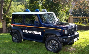 El Suzuki Jimny se viste con el uniforme de los Carabinieri