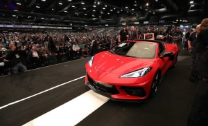 El primer Chevrolet Corvette C8 subastado por 3 millones de dólares