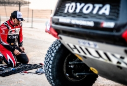 Jacky Ickx está seguro: "Alonso tiene talento para ganar el Dakar"