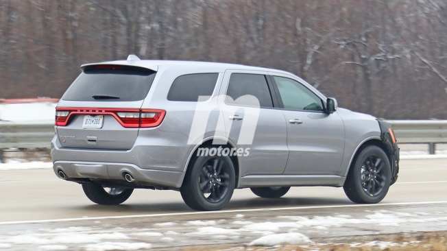 Dodge Durango 2021 - foto espía posterior