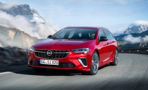 Opel Insignia GSi 2020, la berlina deportiva se pone al día y estrena motor