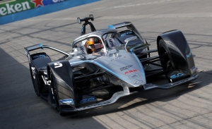 Stoffel Vandoorne y Mercedes dejan Chile al frente de la Fórmula E