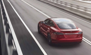 Tesla estrenará baterías, suspensiones y más en los Model S y Model X