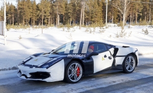 Cazamos una nueva mula híbrida de Ferrari en la nieve