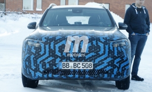 El nuevo Mercedes EQB 2021 cambia de camuflaje en unas nuevas fotos espía