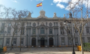 El Tribunal Supremo falla a favor de los VTC, la legislación se suaviza otra vez