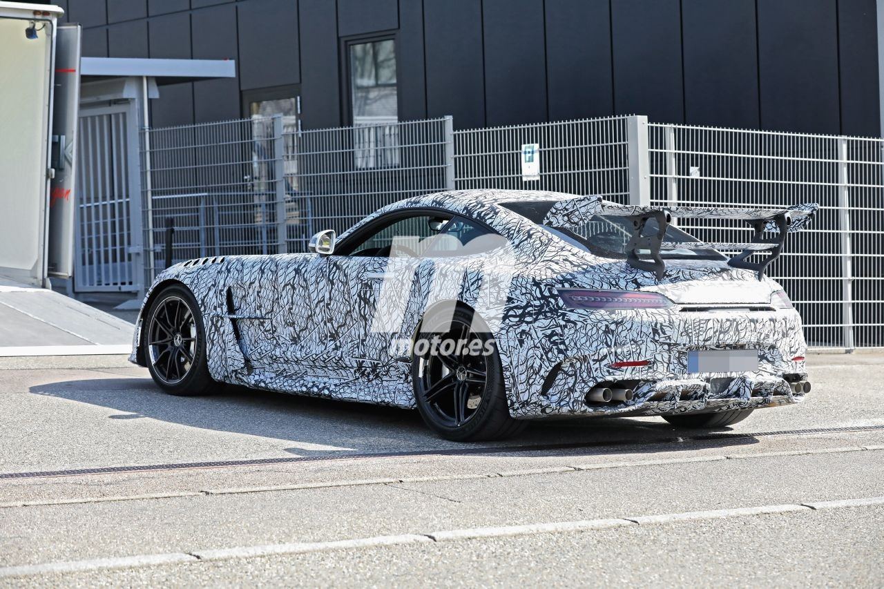 mercedes-amg-gt-black-series-2021-nurbur