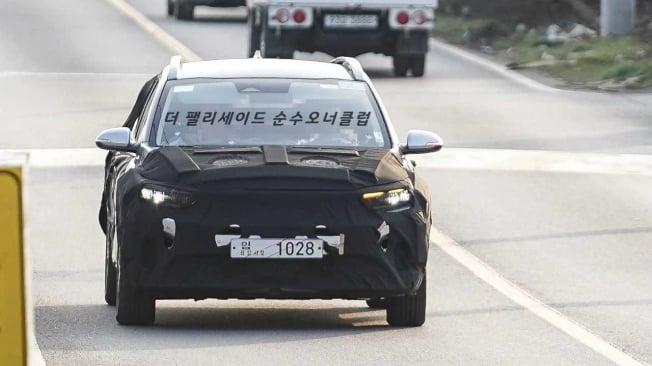 Kia Stonic 2021 - foto espía frontal