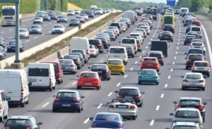 Consejos para evitar dos grandes peligros de la conducción, el estrés y la soledad