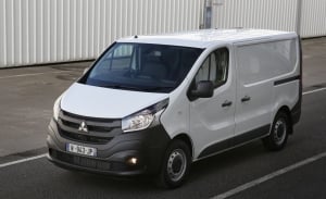 Mitsubishi Express, llega a Australia una versión relogotipada del Renault Trafic