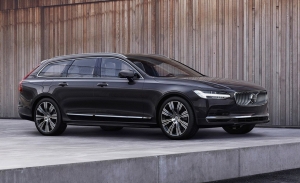 El Volvo V90 estrena las versiones híbridas enchufables T6 y T8 Recharge AWD