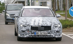 El nuevo Mercedes Clase C 2021 continúa con sus pruebas de desarrollo sin destaparse