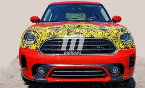 El renovado MINI Countryman Facelift 2021 muestra la nueva estética delantera