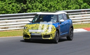 El MINI Countryman 2021 traslada sus pruebas al asfalto de Nürburgring