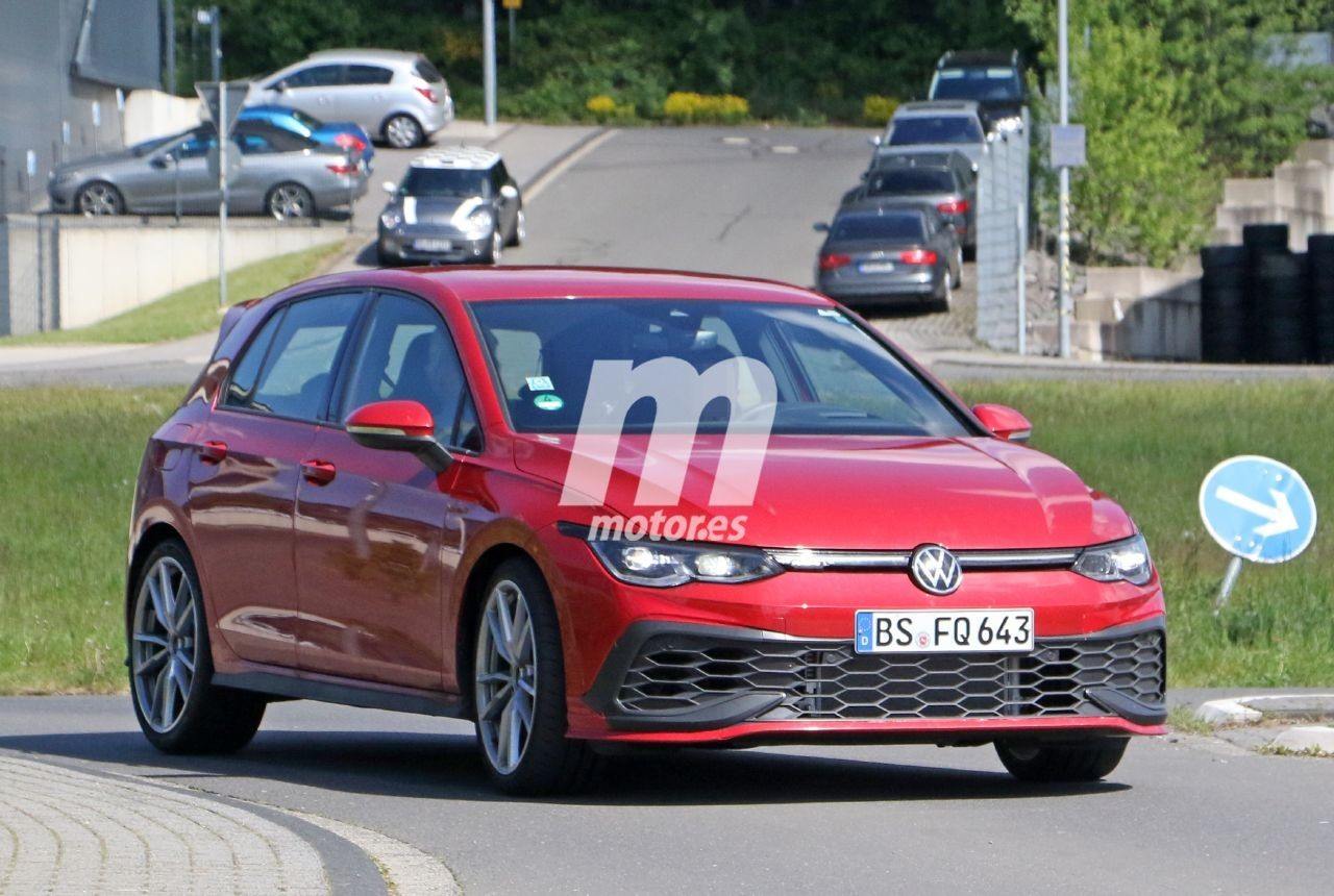 volkswagen-golf-gti-tcr-fotos-espia-nurburgring-2021-202067321-1589277810_29.jpg