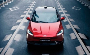 China rebaja su apuesta por el coche eléctrico para reactivar el mercado