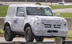 El nuevo Ford Bronco de techo rígido se deja ver por primera vez