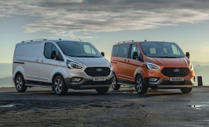 Ford Tourneo Custom Active, el comercial del óvalo azul se crossoveriza