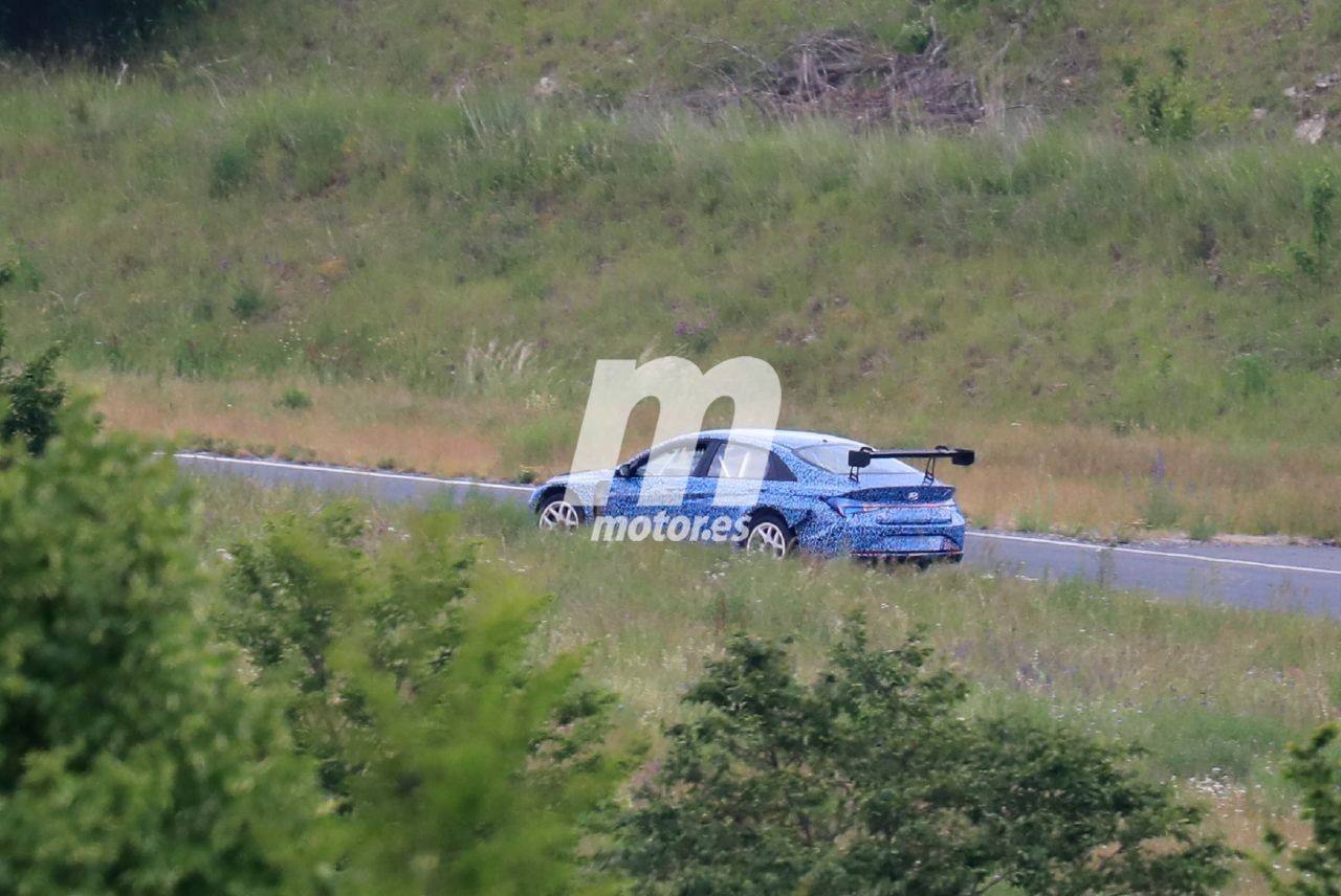 hyundai-elantra-tcr-fotos-espia-202068310-1592226352_2.jpg