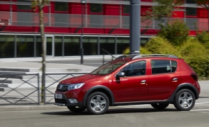 España - Mayo 2020: El Dacia Sandero impulsa la normalidad