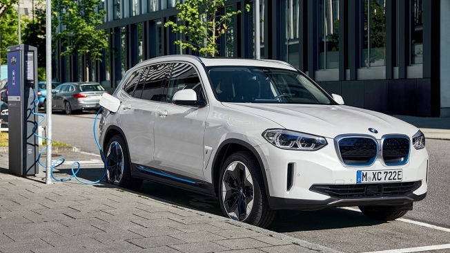 BMW iX3