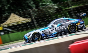 El Mercedes #88 de Marciello lidera los libres del GTWC Europe en Imola