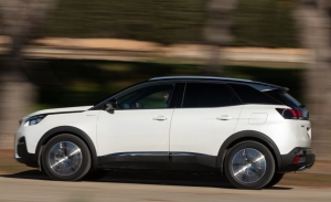 ¿Cuánto cuesta el mantenimiento de un Peugeot 3008 híbrido enchufable?