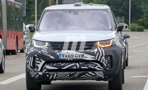 Nuevas fotos espía del Land Rover Discovery Facelift dejan ver novedades en su interior
