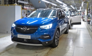 Opel Grandland X Hybrid sale de las líneas de producción rumbo a los concesionarios