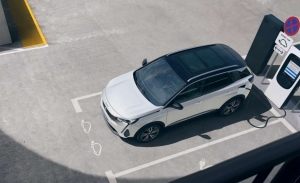 La gama del Peugeot 3008 HYBRID 2021, más deportiva y doblemente eficiente