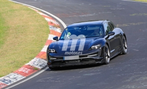 El Porsche Taycan Cross Turismo 2021 se enfrenta a Nürburgring