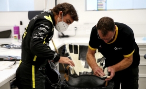 Así fue el primer día de trabajo de Fernando Alonso en Renault