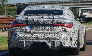 Posible prototipo del futuro BMW M4 CSL cazado en la calle