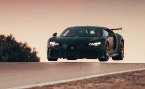 El Bugatti Chiron Pur Sport vuela (literalmente) en el circuito de Nardo