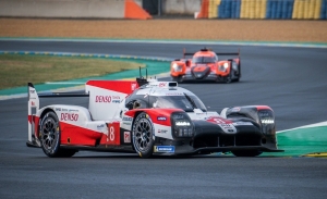 El Toyota #8 conquista sus terceras 24 horas de Le Mans consecutivas y el #7 culmina su maldición