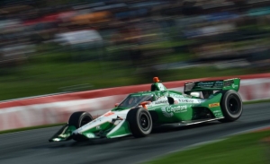 Herta vence en Mid-Ohio; Palou pierde un posible podio tras ser chocado por Ferrucci