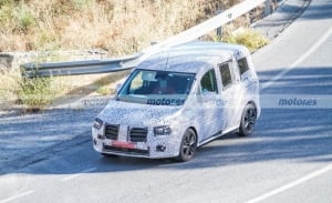 El nuevo Mercedes Clase T se deja ver más ligero de camuflaje
