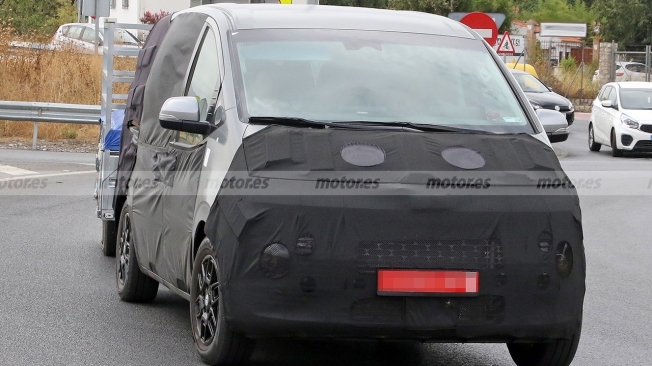Hyundai H-1 2021 - foto espía frontal