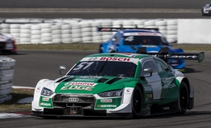 Nico Müller resiste como puede la ofensiva de Robin Frijns en Nürburgring