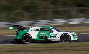Nico Müller supera a Robin Frijns y logra su quinto triunfo en el DTM 2020
