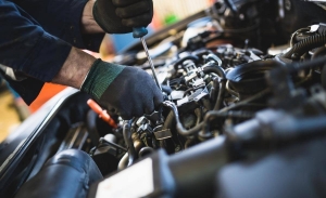 Empieza a crear tu propio taller mecánico en casa para reparar tu coche