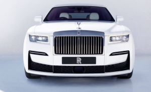 Rolls-Royce Ghost 2021, se estrena la berlina de lujo británica con más tecnología