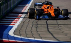 Sainz sufre un accidente en los primeros libres de Sochi controlados por Bottas