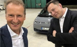 Tesla y Volkswagen: dos maneras muy distintas de vender la conducción autónoma