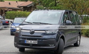 El Volkswagen T7 Multivan 2021, al detalle en unas nuevas fotos espía con su interior