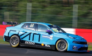 Yann Ehrlacher encabeza el triplete de los Lynk & Co 03 TCR en Zolder