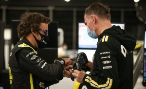Ocon cuenta cómo contribuye Alonso a mejorar el Renault RS20 de este año