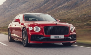 Bentley Flying Spur V8 2021, más ligero y con un motor que alcanza los 550 CV