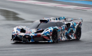 Nuevas imágenes del misterioso hypercar de Bugatti en circuito